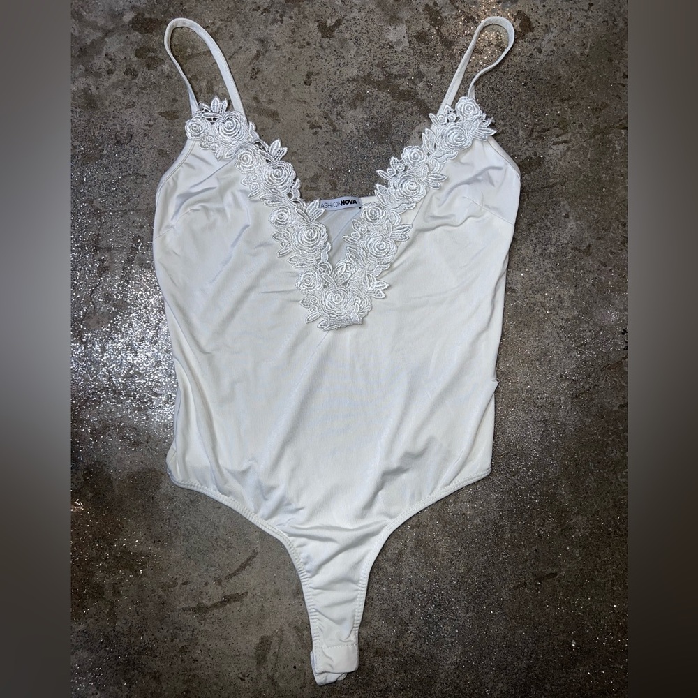 Cream Fashion Nova floral V-neck bodysuit